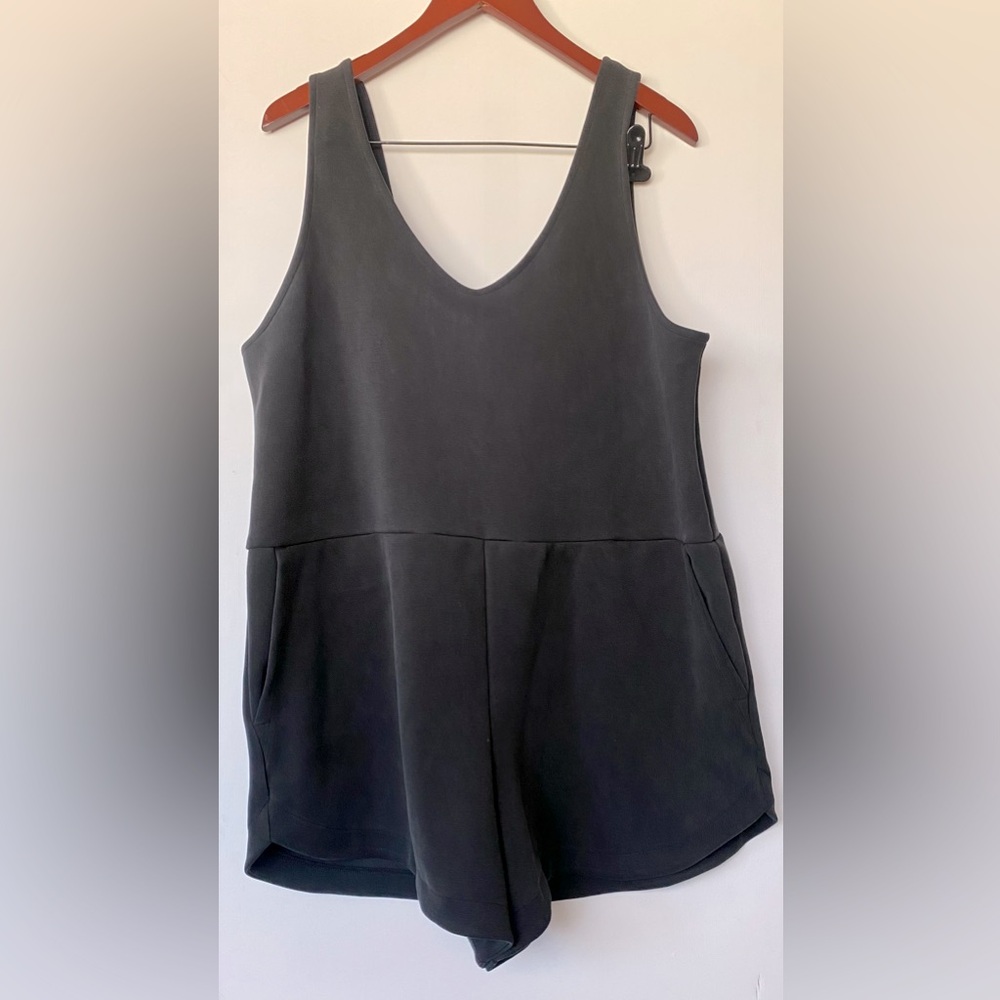 Black Plus Size Romper Sleeveless Shorts V-Neck Soft Rayon - Size Large - D14